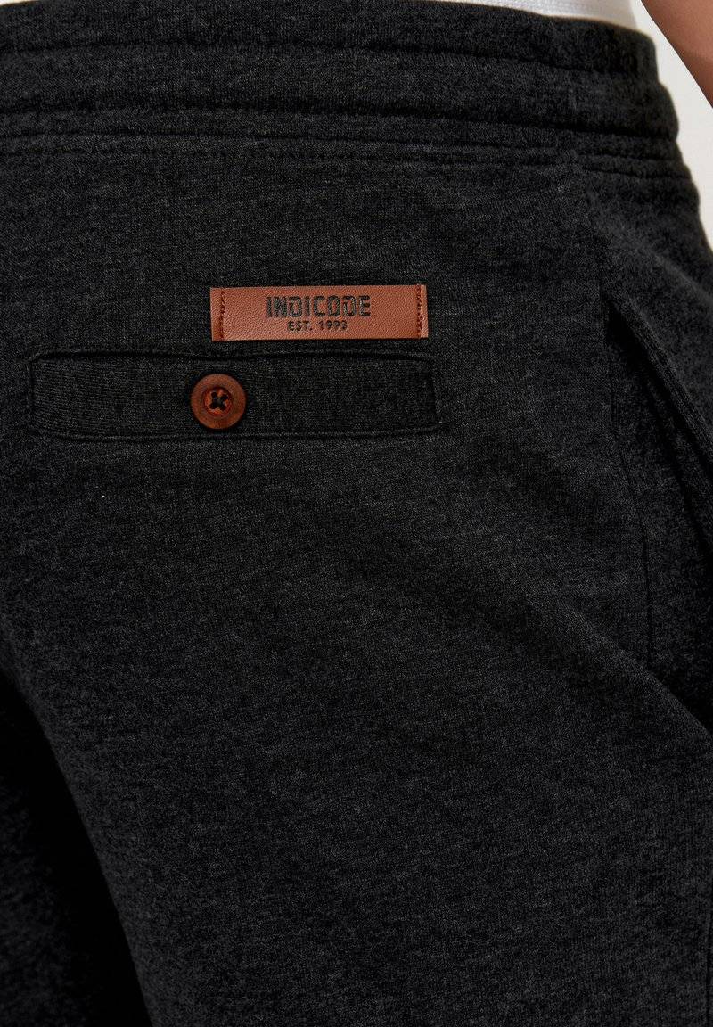 INDICODE JEANS INDICODE JEANS ALDRICH - Shorts - black mix Muttertagsangebot
