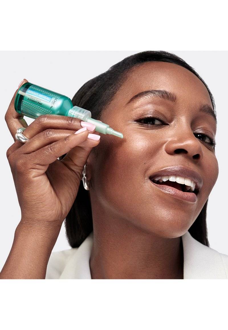 L'Oréal Paris Skin L'Oréal Paris Skin BRIGHT REVEAL DARK SPOT PEELING - Facial scrub & peel Im Verkauf