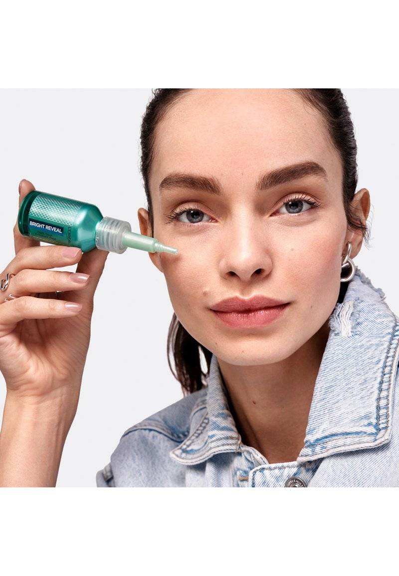 L'Oréal Paris Skin L'Oréal Paris Skin BRIGHT REVEAL DARK SPOT PEELING - Facial scrub & peel Im Verkauf