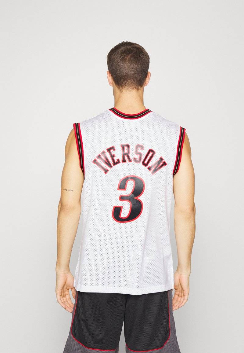 Mitchell & Ness Mitchell & Ness NBA ALLEN IVERSON PHILADELPHIA 76ERS SWINGMAN HOME - Club wear - white Rabatt