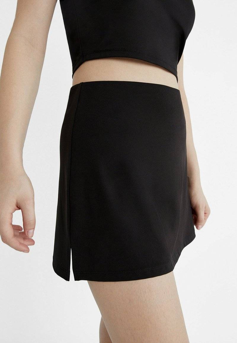 Stradivarius Stradivarius Mini skirt - black Letzte 3 Tage