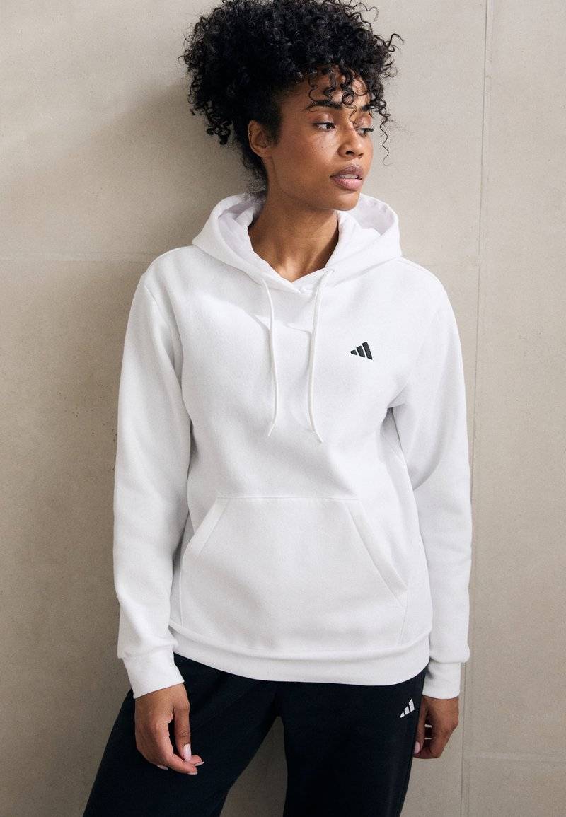 adidas Sportswear adidas Sportswear ESSENTIALS SMALL LOGO FEEL COZY HOODIE - Hoodie - white