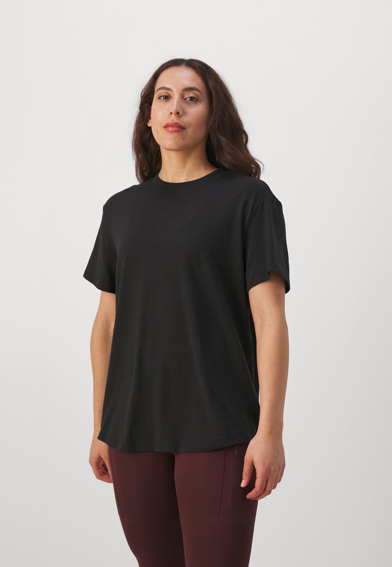 Nike Performance Nike Performance ONE RELAXED TOP - Sports T-shirt - black Rabatte dieses Monats