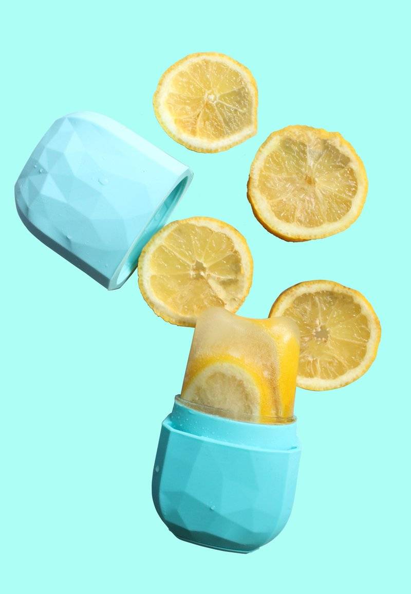 ARI ANWA Skincare ARI ANWA Skincare FACIAL ICE CUBE - MASSAGE ROLLER TOOL - Skincare tool - fresh blue Kostenloser Versand