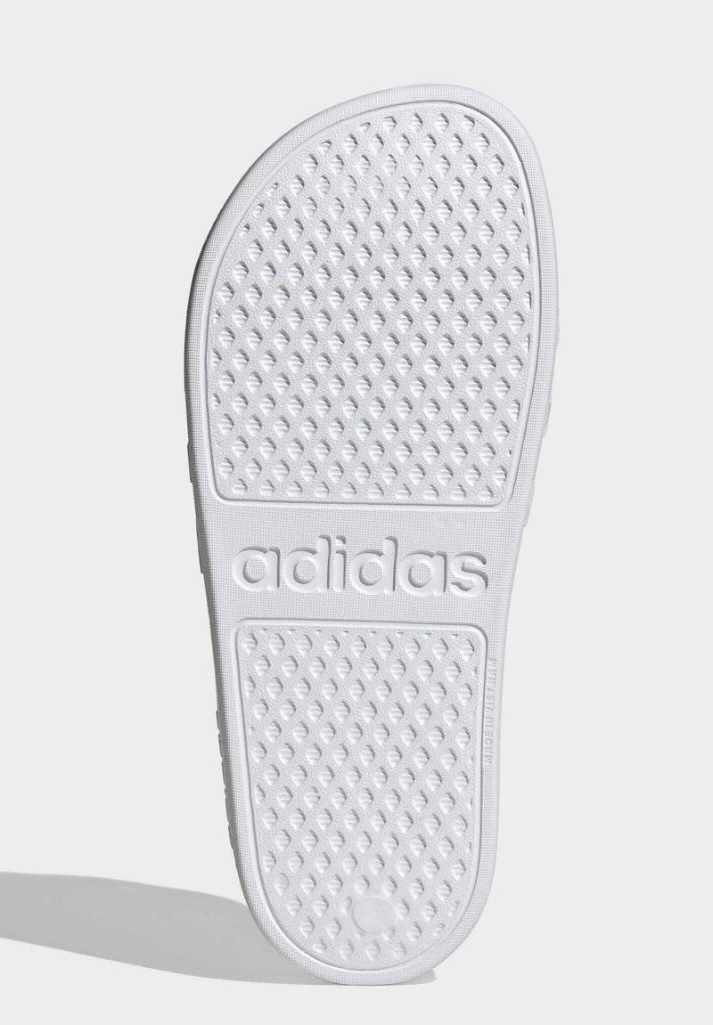 adidas Performance adidas Performance ADILETTE AQUA - Pool slides - white Letzter Tag