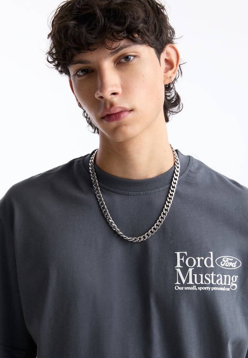 PULL&BEAR PULL&BEAR FORD SHORT SLEEVE - Print T-shirt - grey im Angebot