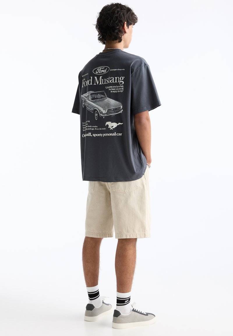 PULL&BEAR PULL&BEAR FORD SHORT SLEEVE - Print T-shirt - grey im Angebot