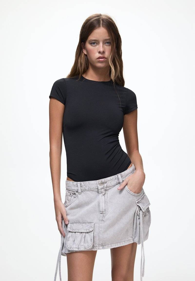 PULL&BEAR PULL&BEAR FITTED SHORT SLEEVE - Basic T-shirt - black Fabrikverkauf