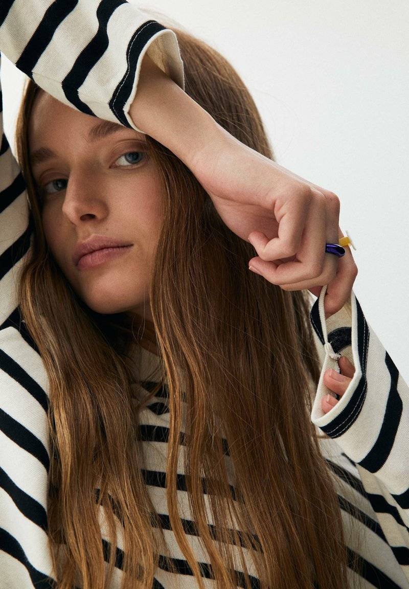 PULL&BEAR PULL&BEAR BASIC - Long sleeved top - mottled black Exklusivangebot