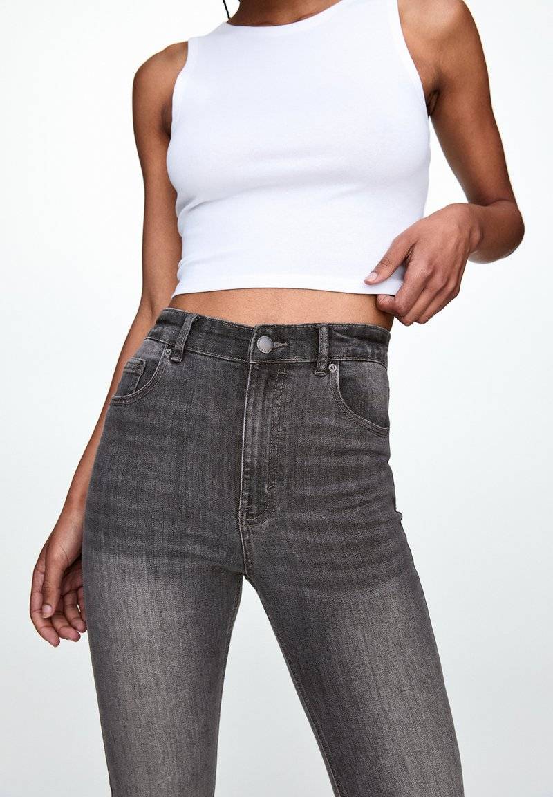 PULL&BEAR PULL&BEAR HIGH WAIST - Jeans Skinny Fit - grey denim Weihnachtsangebot