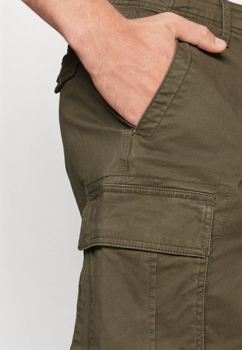 GAP GAP CARGO - Shorts - black moss Muttertagsangebot