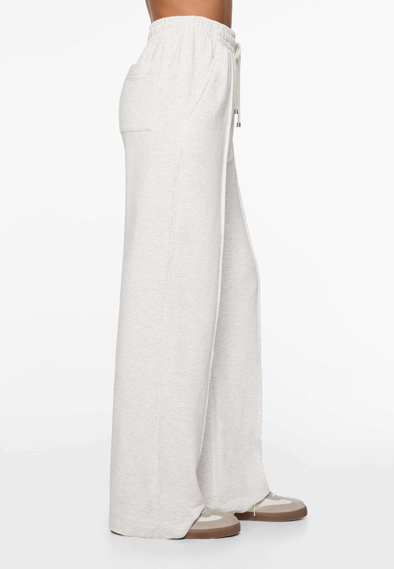 OYSHO OYSHO SOFT TOUCH RELAXED STRAIGHT-LEG - Tracksuit bottoms - mottled light grey Begrenzte Freigabe
