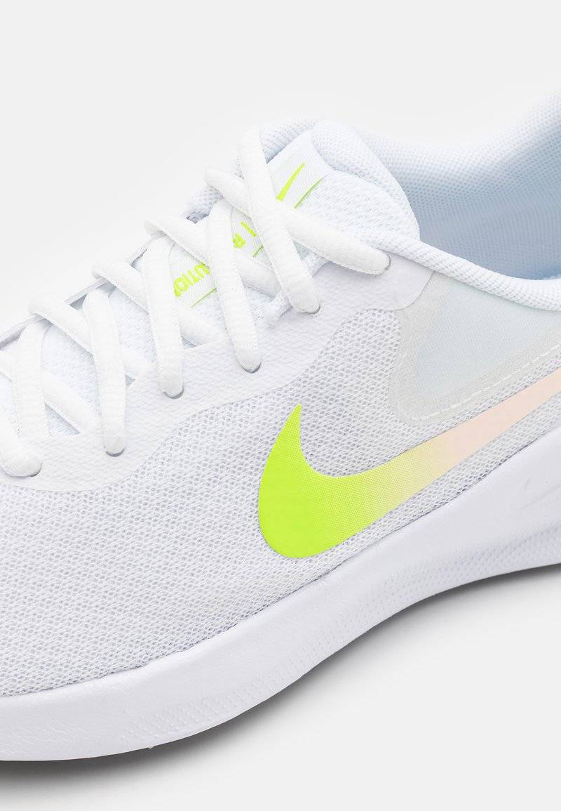 Nike Performance Nike Performance REVOLUTION 7 - Neutral running shoes Bis zu 60% Rabatt
