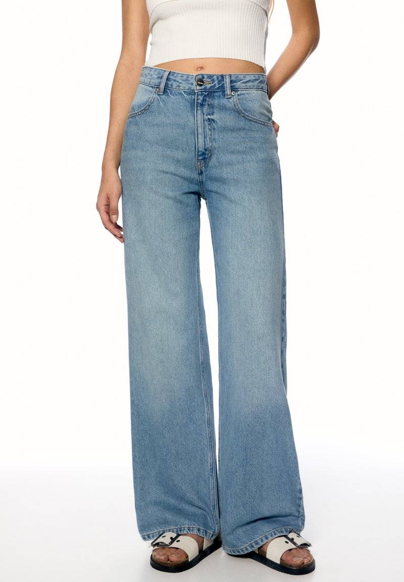 PULL&BEAR PULL&BEAR HIGH WAIST - Flared Jeans - blue