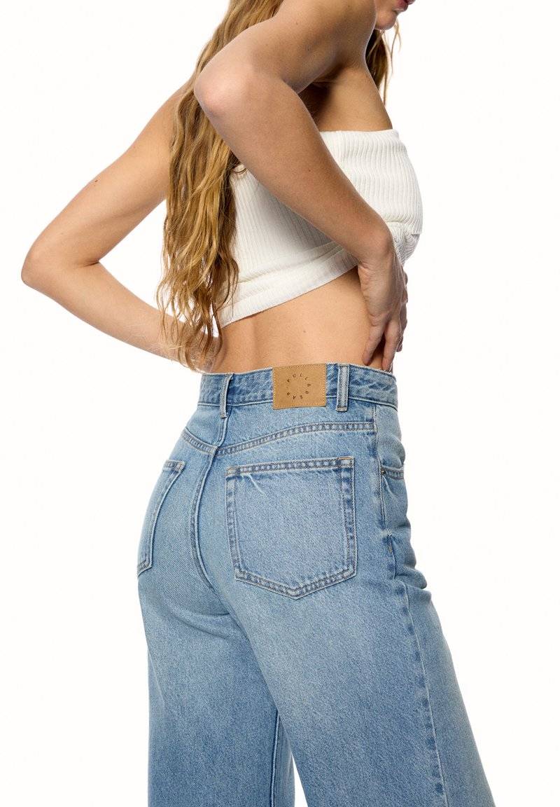PULL&BEAR PULL&BEAR HIGH WAIST - Flared Jeans - blue Versandkostenfrei