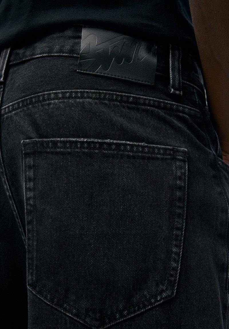 PULL&BEAR PULL&BEAR LOOSE-BAGGY - Relaxed fit jeans - black Begrenztes Angebot