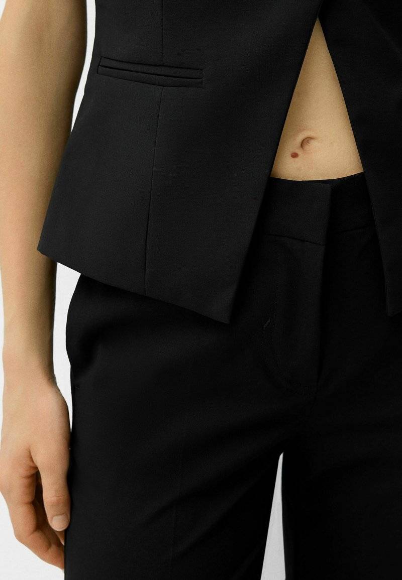 Bershka Bershka STRAIGHT-LEG TAILORED - Trousers - black denim Meist gekauft