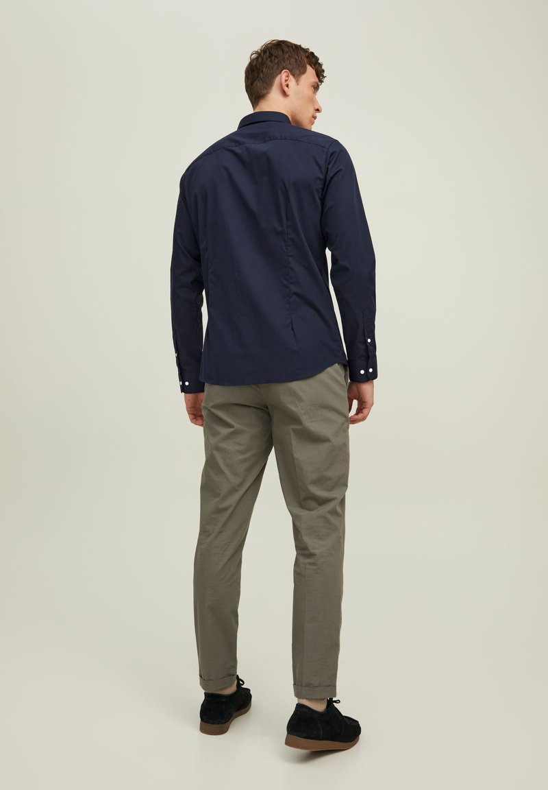 Jack & Jones Jack & Jones JJJOE SHIRT PLAIN - Formal shirt - navy blazer Sonderangebot