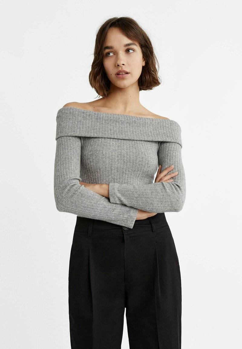 Stradivarius Stradivarius CARROT WITH DARTS DETAIL - Trousers - black Black Friday