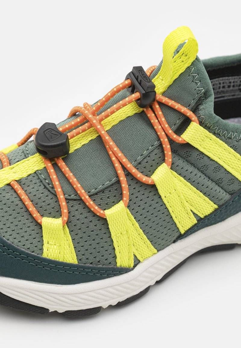Keen Keen MOTOZOA UNISEX - Hiking shoes - green Räumungsverkauf