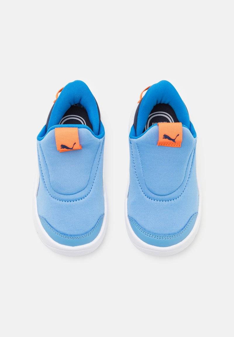 Puma Puma COURTFLEX V3 EASE IN UNISEX - Training shoe Begrenztes Angebot