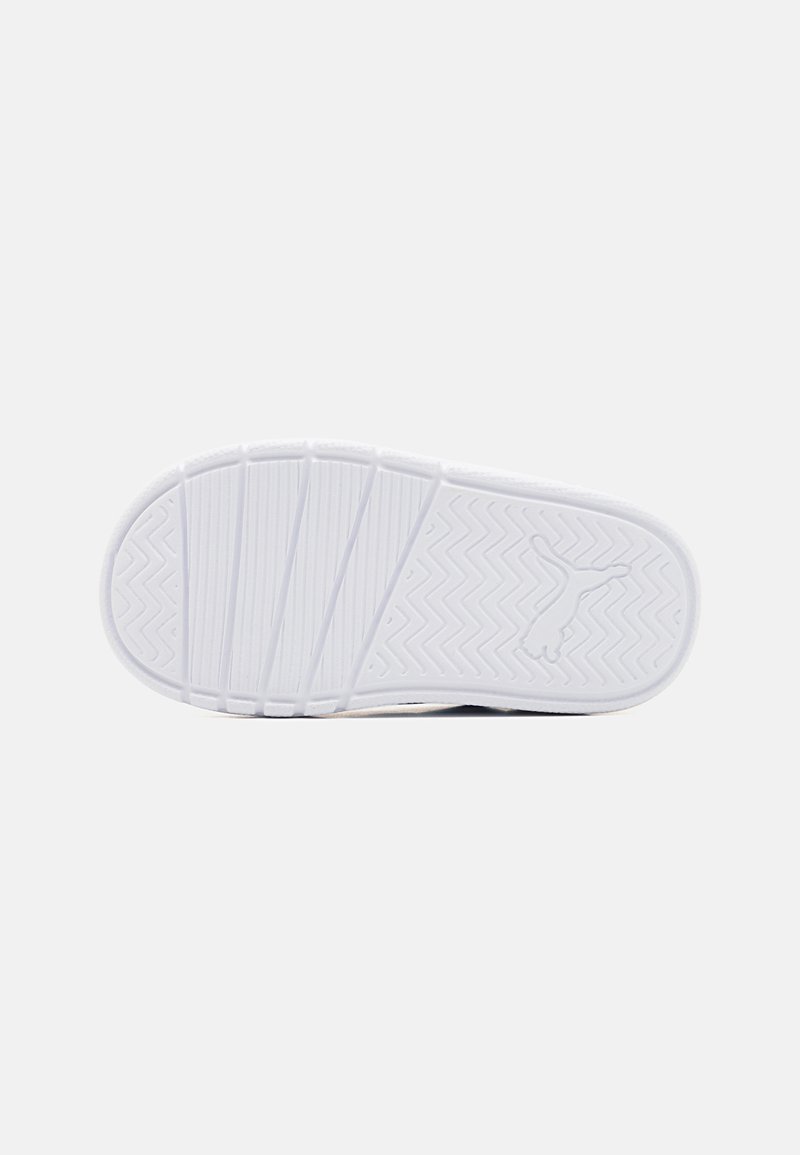 Puma Puma COURTFLEX V3 EASE IN UNISEX - Training shoe Begrenztes Angebot