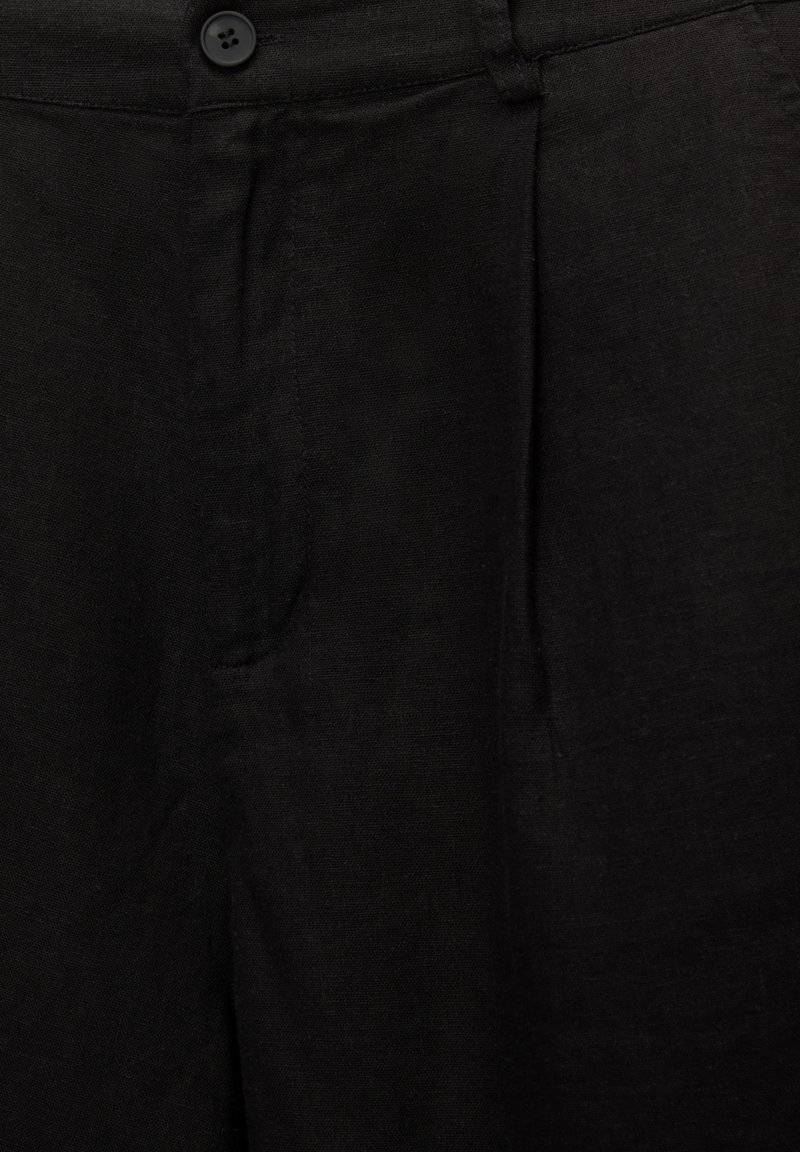 PULL&BEAR PULL&BEAR RUSTIC - BERMUDA - Shorts - black Heißer Verkauf