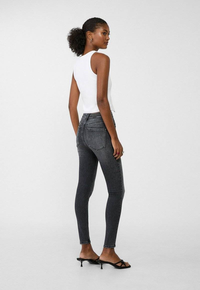Stradivarius Stradivarius Jeans Skinny Fit - black denim Neueste Mode