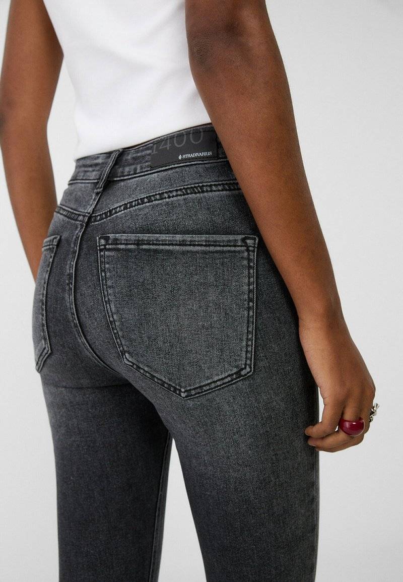 Stradivarius Stradivarius Jeans Skinny Fit - black denim Neueste Mode