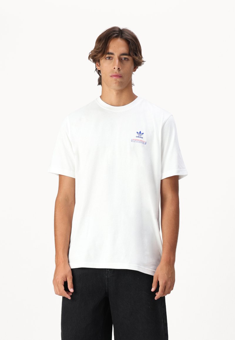 adidas Originals adidas Originals STREET APETIT UNISEX - Print T-shirt - white