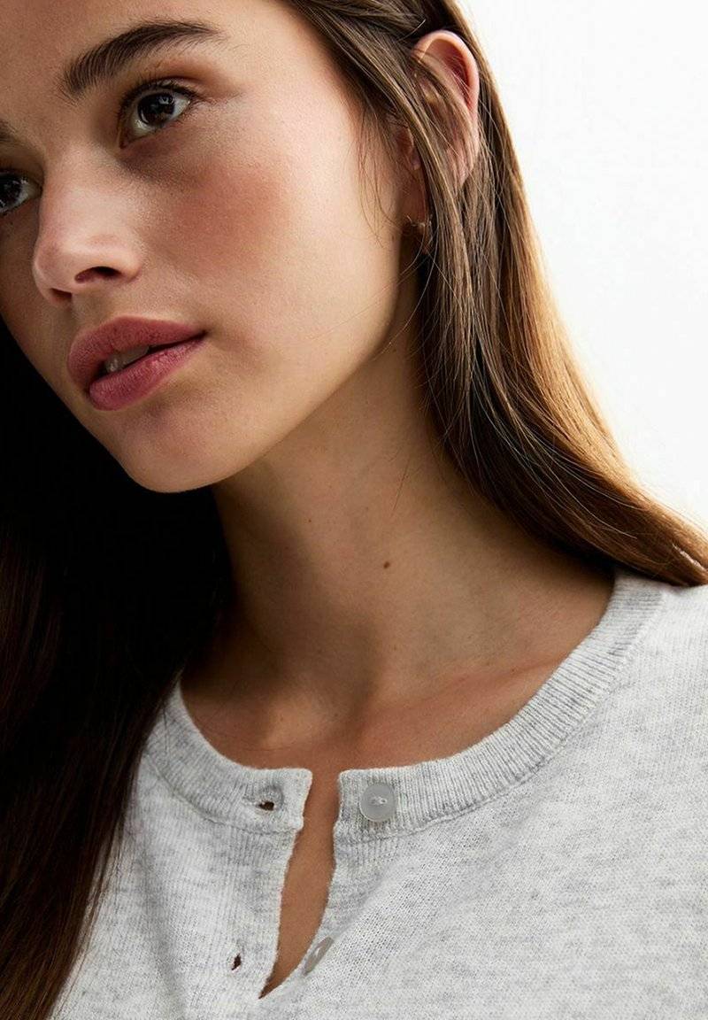 New Look New Look CREW NECK - Cardigan - pale grey Kauf eins, bekomm eins gratis