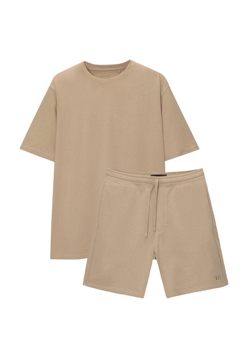 PULL&BEAR PULL&BEAR SET BERMUDA SHORTS AND T-SHIRT - Tracksuit bottoms - sand Super Sparpreis
