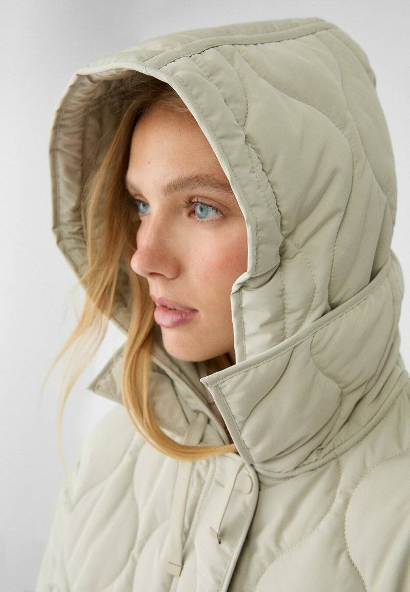 Stradivarius Stradivarius PUFFER - Winter jacket - white Kostenlose Rückgabe