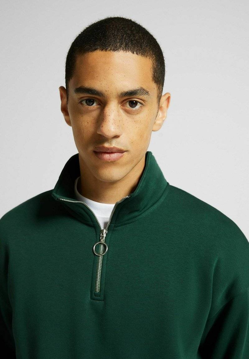 Bershka Bershka HIGH NECK - Sweatshirt - dark green Bis zu 50% Rabatt
