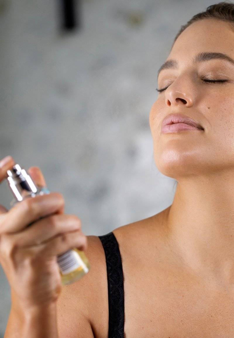 St. Tropez St. Tropez SELF TAN PURITY BRONZING WATER FACE MIST - Self tan Begrenzt auf 3 Tage