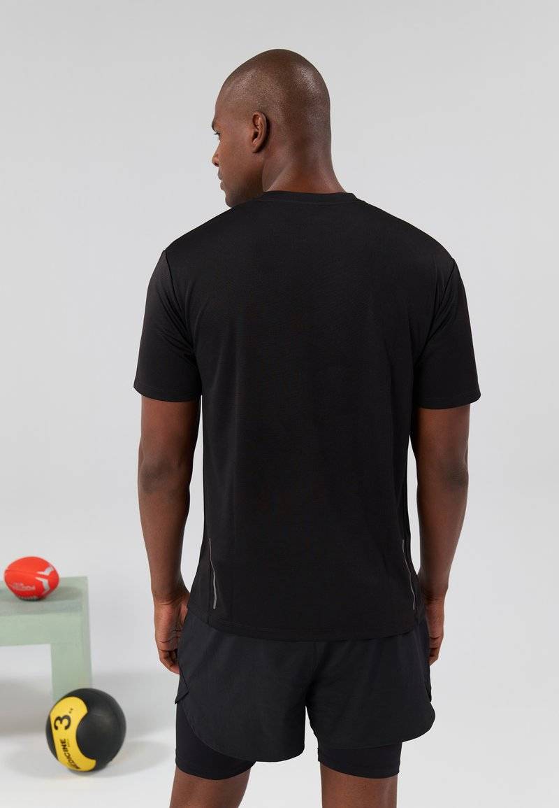 Pier One Sport Pier One Sport Basic T-shirt - black Wochenangebot