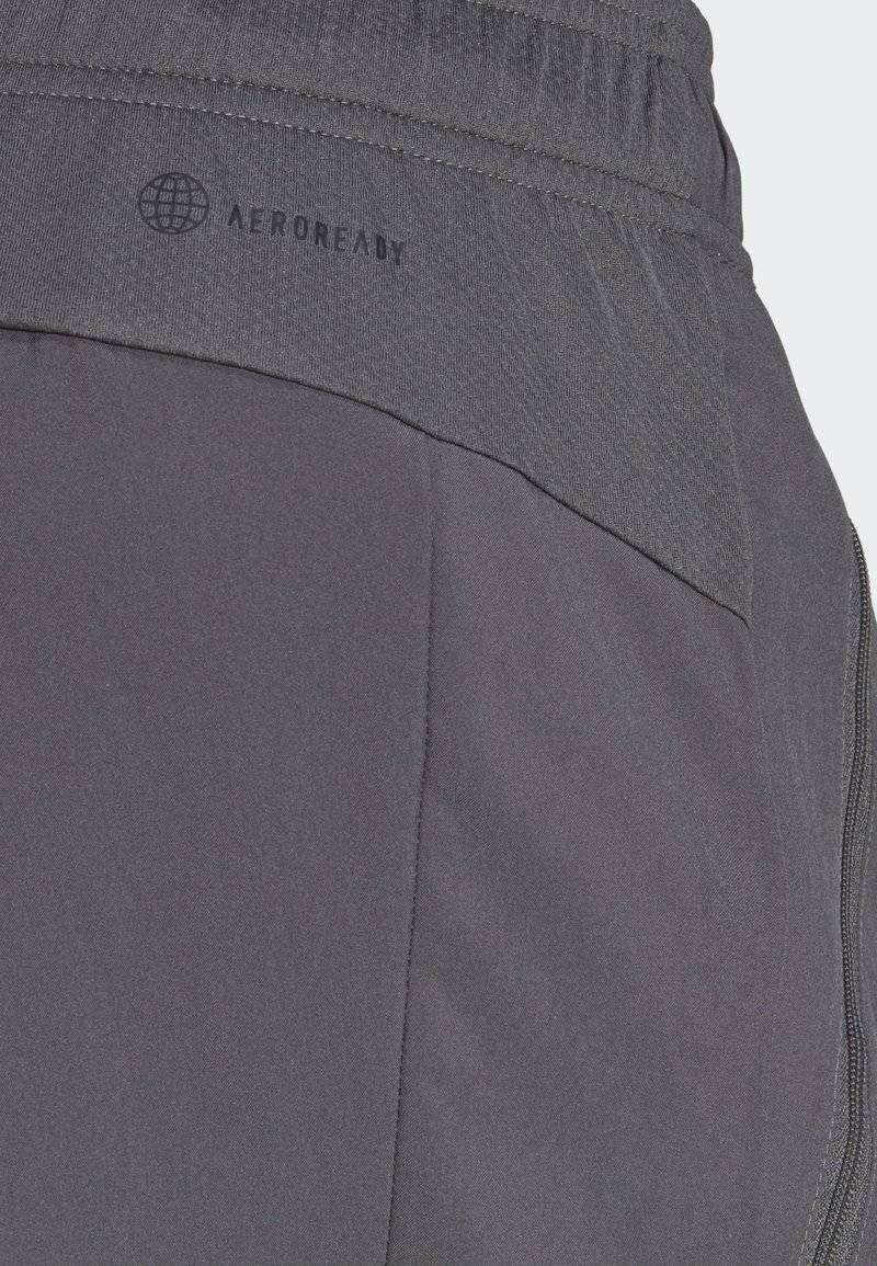 adidas Performance adidas Performance ESSENTIALS WOVEN - Sports shorts - grey Kostenlose Rückgabe