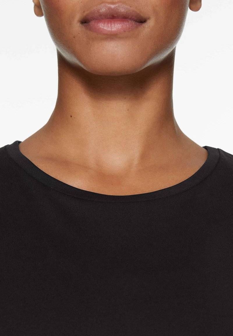 OYSHO OYSHO MODAL - Basic T-shirt - black Neueste Stile