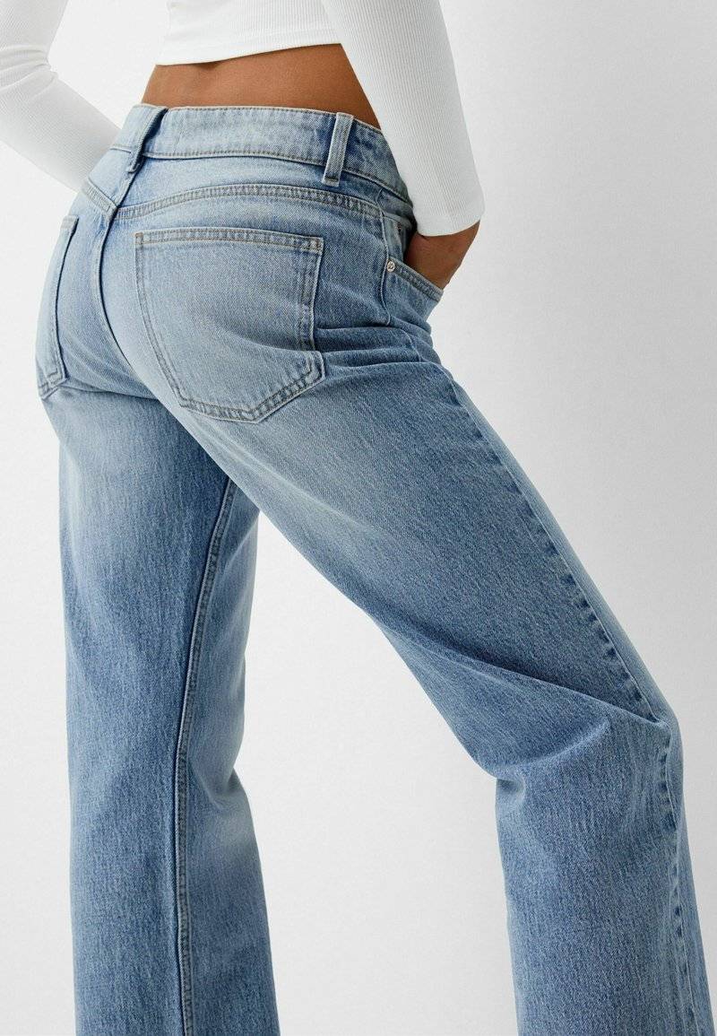 Bershka Bershka Straight leg jeans Vierteljährliche Förderung