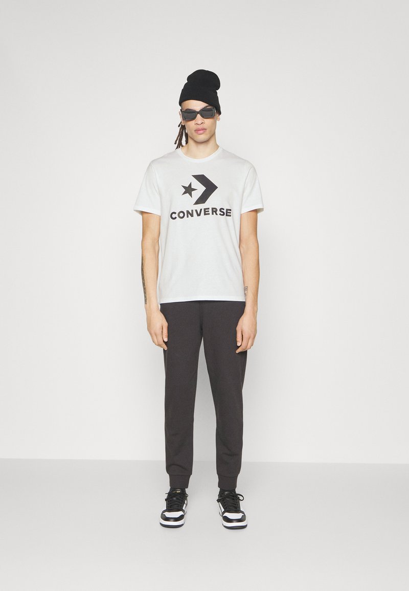 Converse Converse GO TO STAR CHEVRON TEE UNISEX - Print T-shirt - white