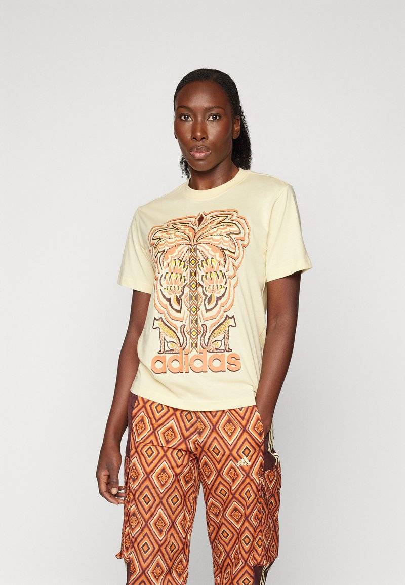 adidas Sportswear adidas Sportswear ADIDAS FARM RIO GRAPHIC - Print T-shirt - easy yellow