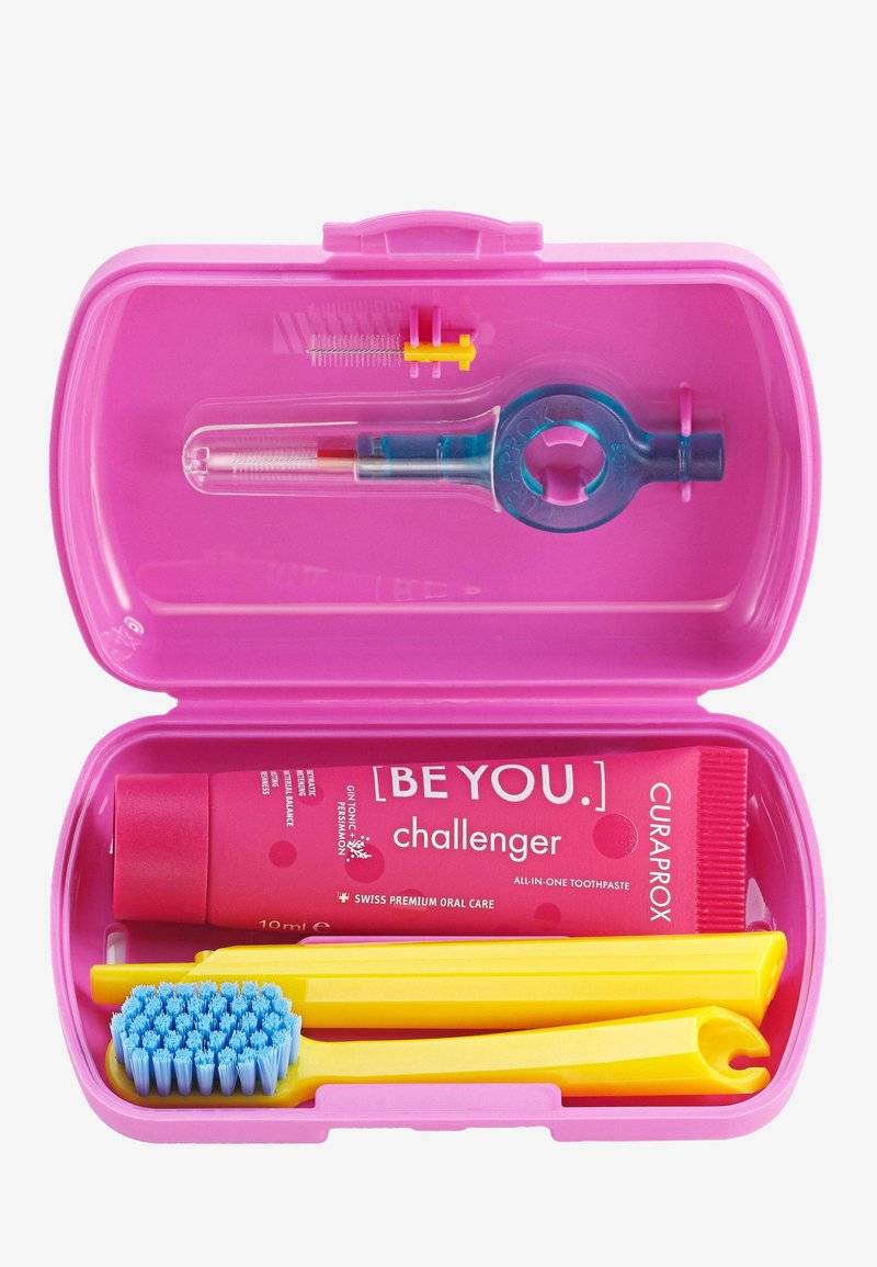 Curaprox Curaprox TRAVEL SET - Bath and body set - pink