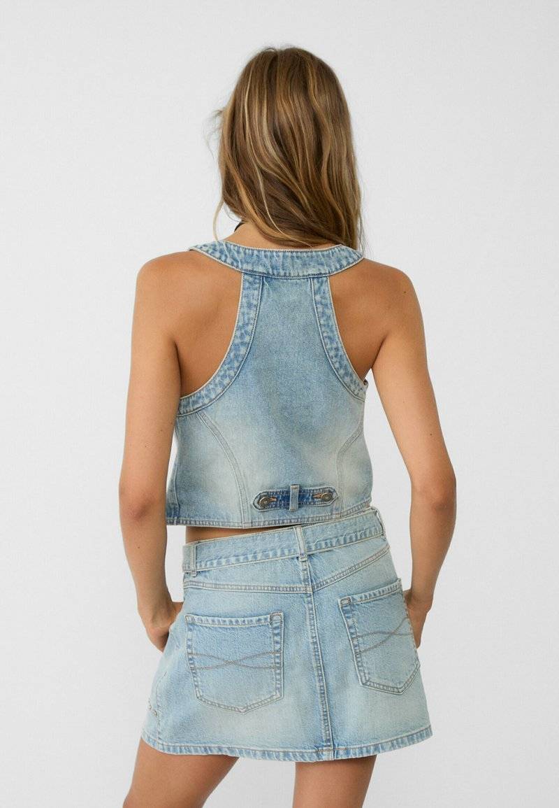 Stradivarius Stradivarius STUDDED - Waistcoat - laser denim Clearance-Verkauf