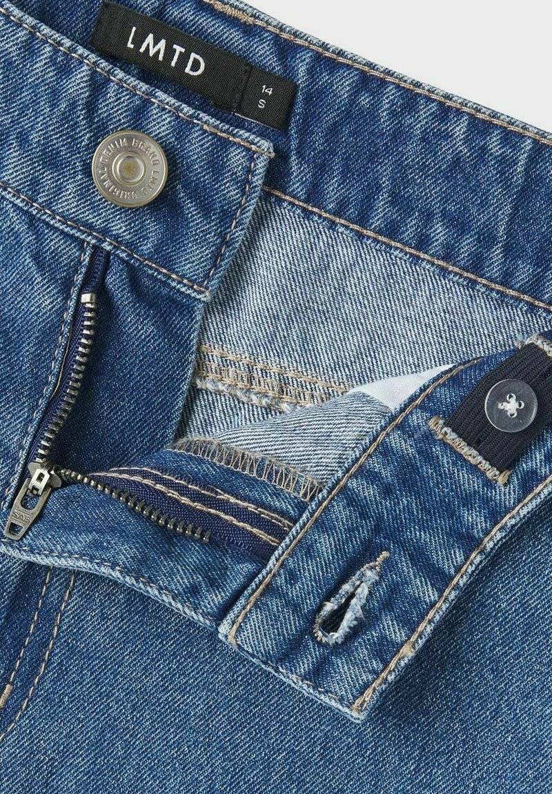 LMTD LMTD Relaxed fit jeans - medium blue denim Begrenzt auf 3 Tage