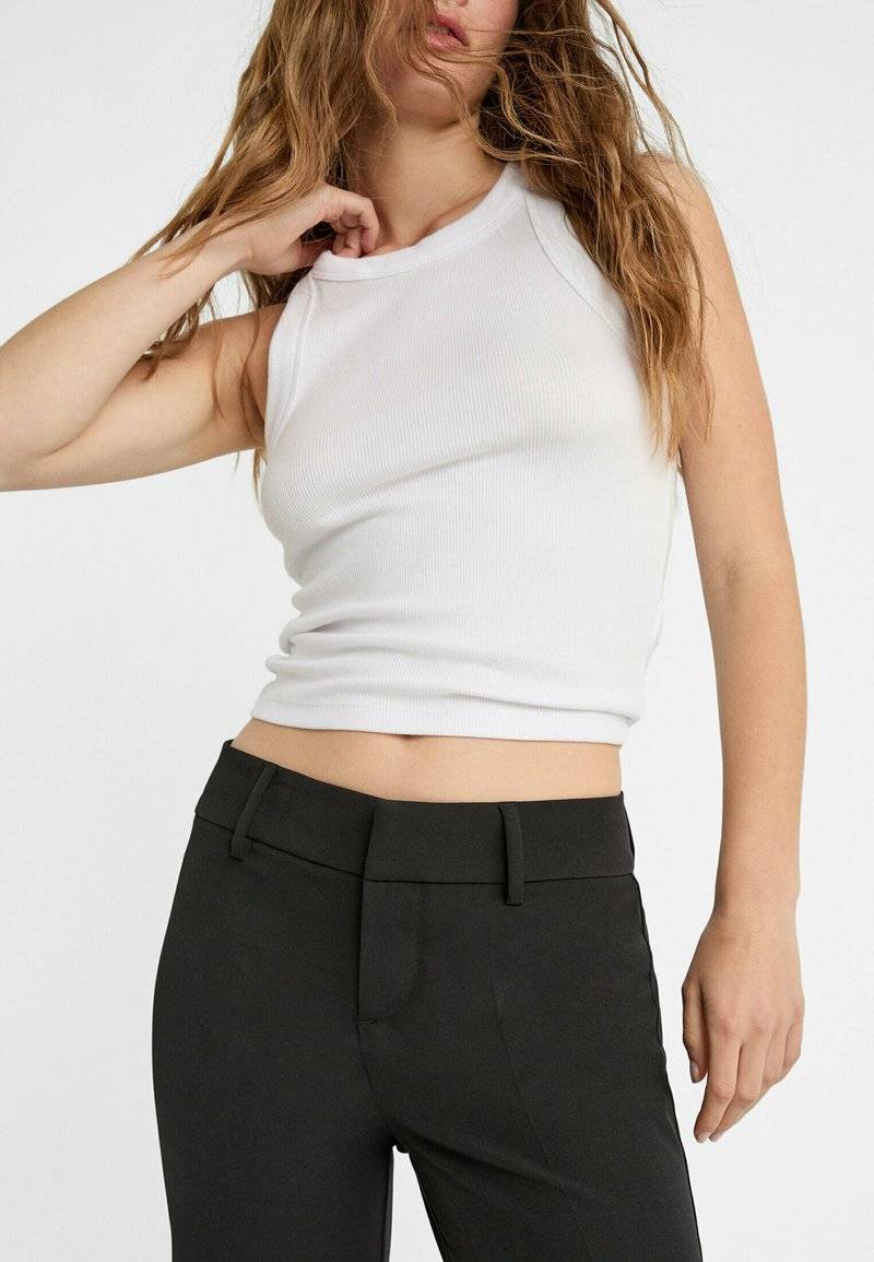 Stradivarius Stradivarius TAILORED FLARED - Trousers - black Speichern exportieren